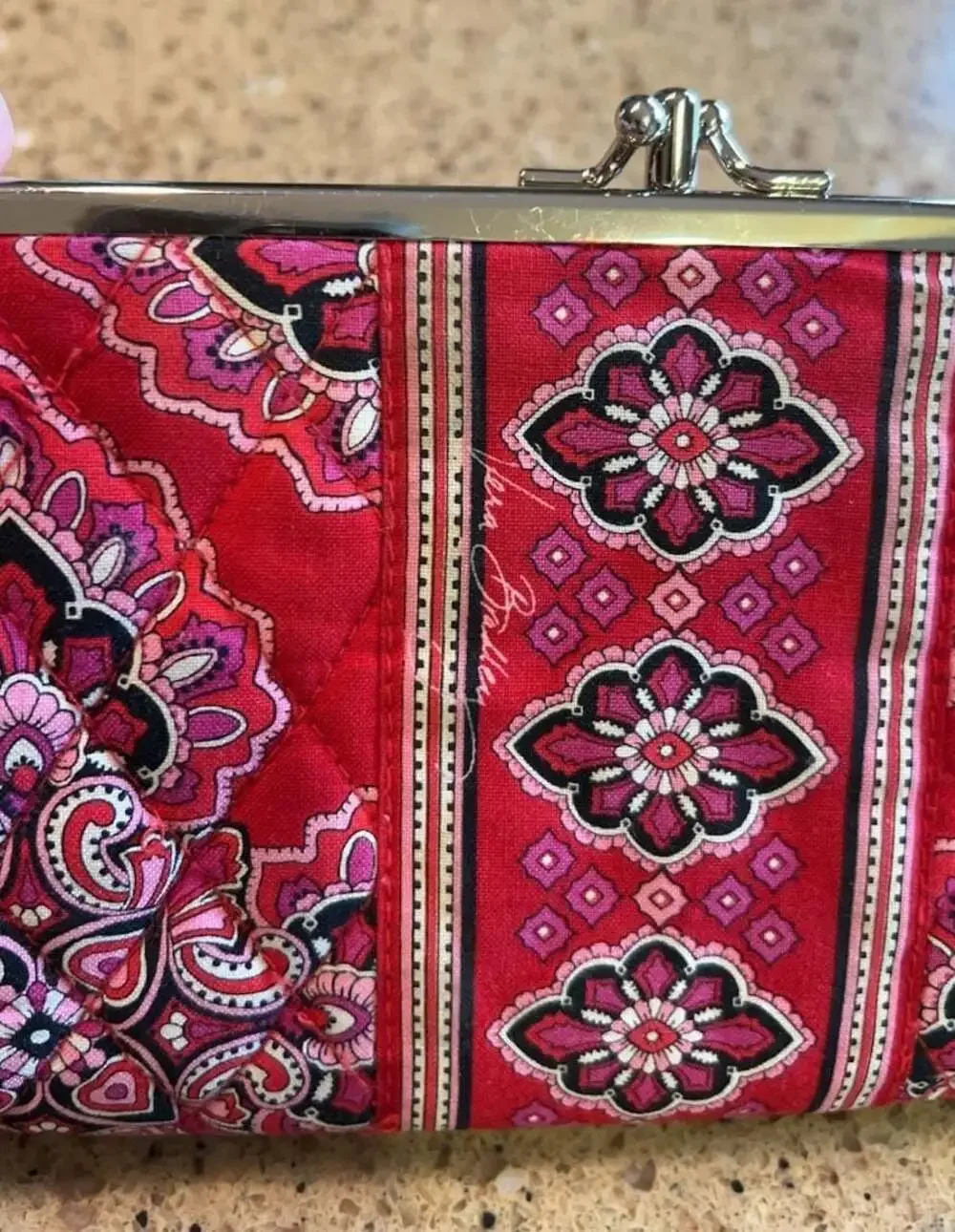 Vera Bradley Kiss Lock Wallet Frankly Scarlet Pattern